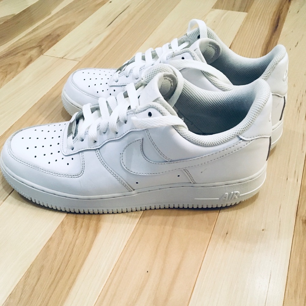 Nike Air Force 1 Low Triple White Men's Size 9.5 - Picture 5 of 11